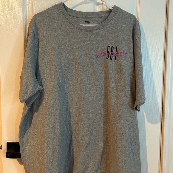 Levi’s Gray Relaxed Tshirt Size XXL, Pink and Purple Cursive Logo Short Sleeve - Picture 1 of 6
